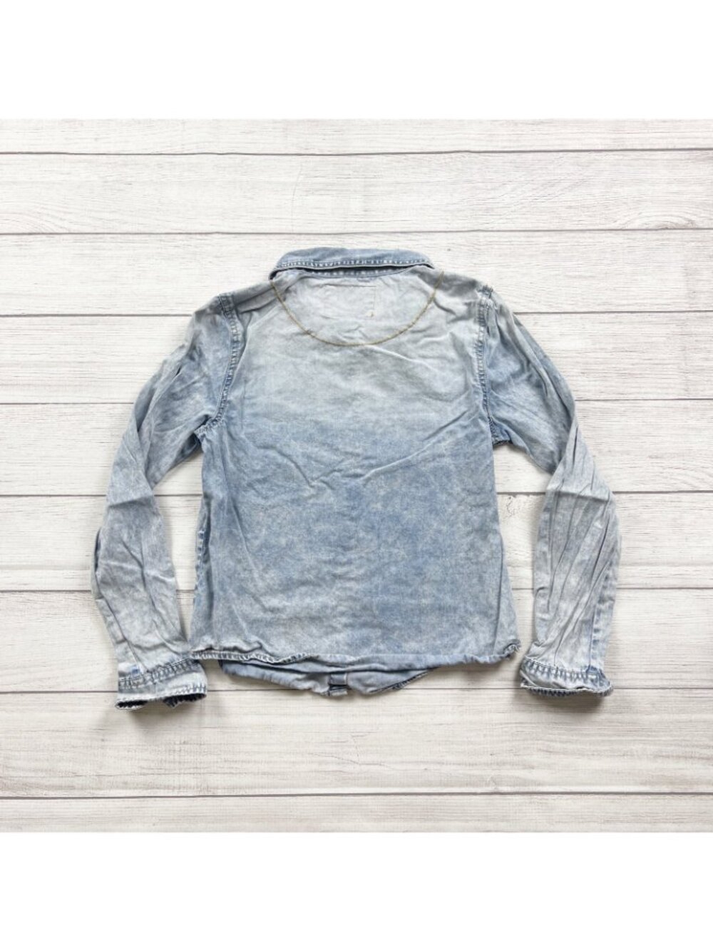 Forever 21 Girls Denim Button Up Shirt Long Sleeve Acid Wash 13-14 - Picture 3 of 3